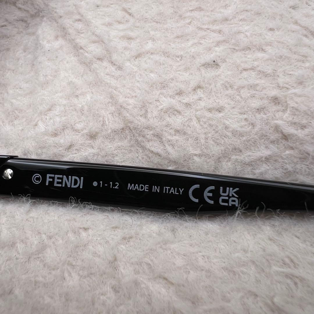 極美品✨FENDI FE40057U 01A 黒 サングラス