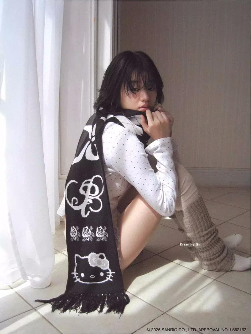 PELLICULE HELLOKITTY hug knit muffler 黒