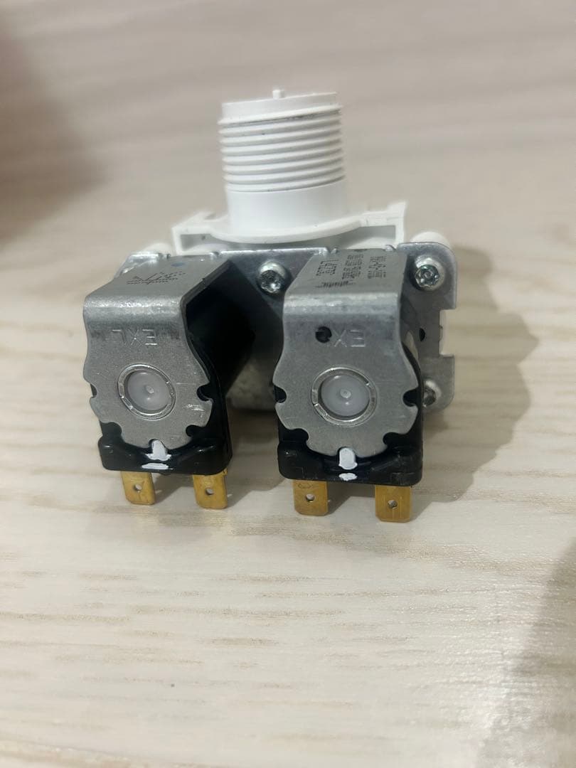 日立　洗濯機　給水弁 BW-8GV 030