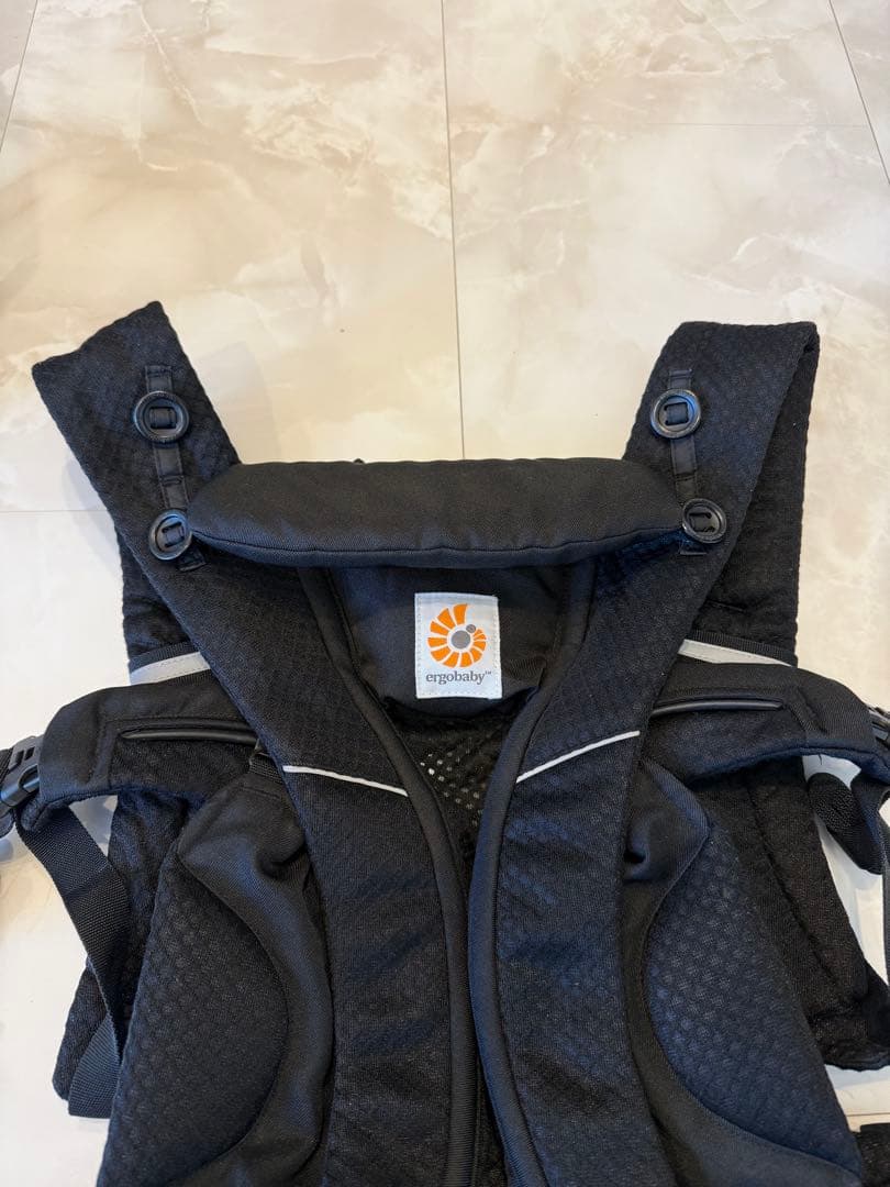 【美品】エルゴ 抱っこ紐 OMNI Breeze オムニブリーズ 黒 メッシュ