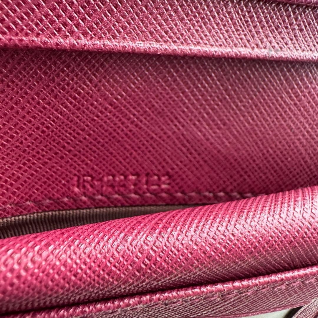 【美品】338 Ferragamo サルバトーレフェラガモ 2つ折り財布