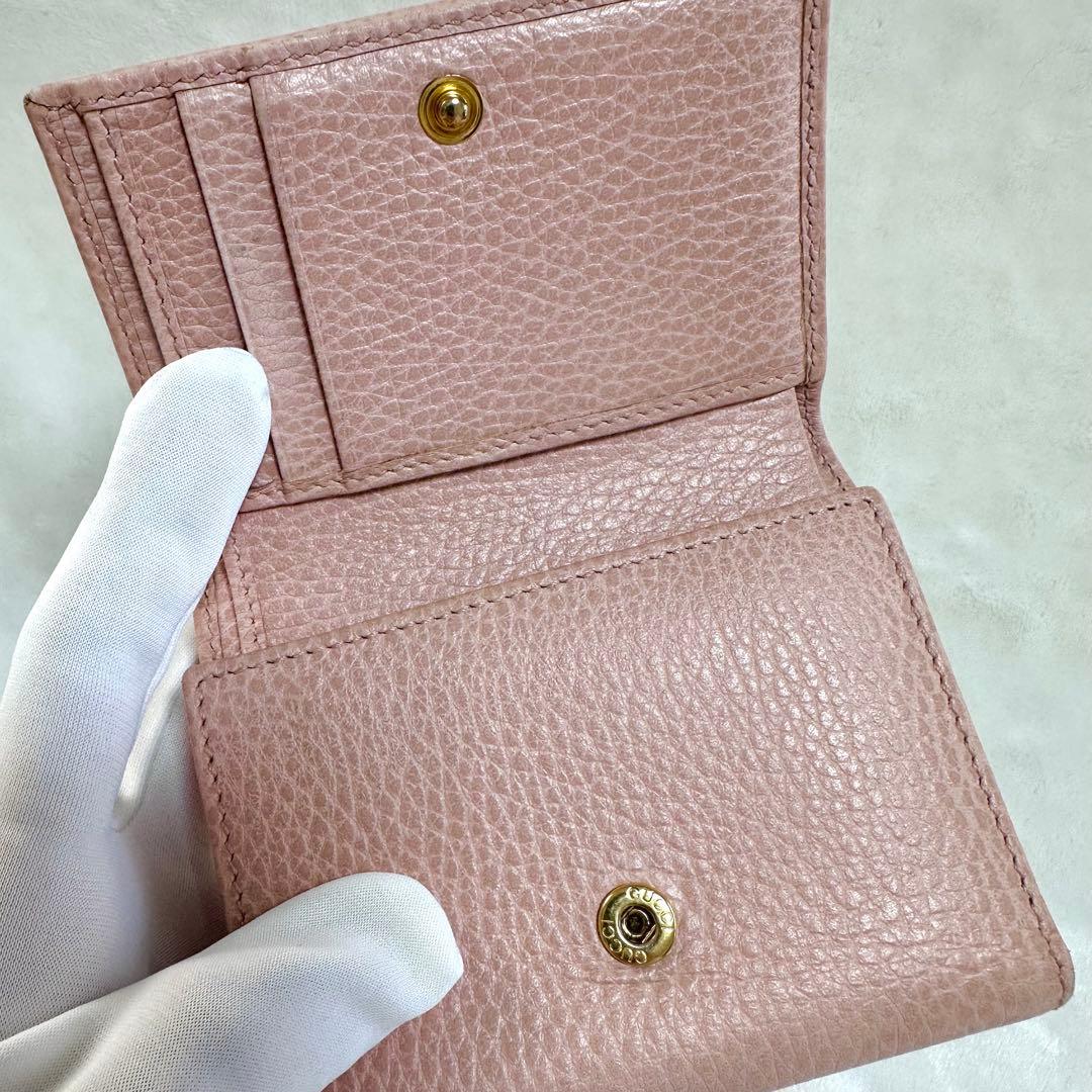 GUCCI ロゴ ピンクレザー三つ折り財布