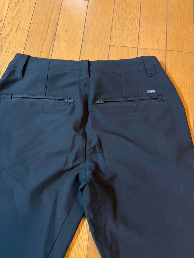 Patagonia スリムフィット ブラックパンツ