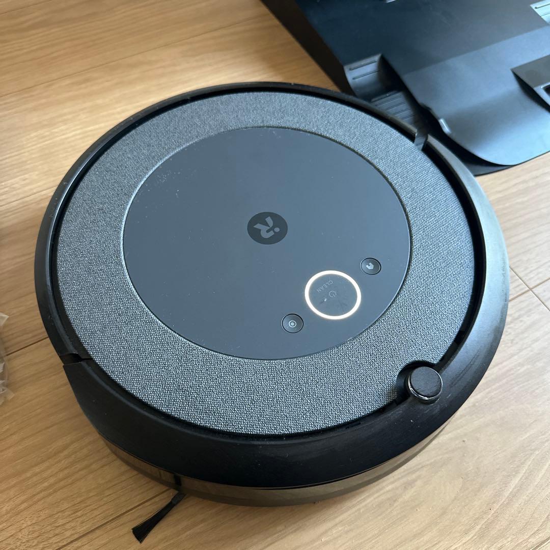 ロボット掃除機本体 自動充電機能付き ルンバi5+