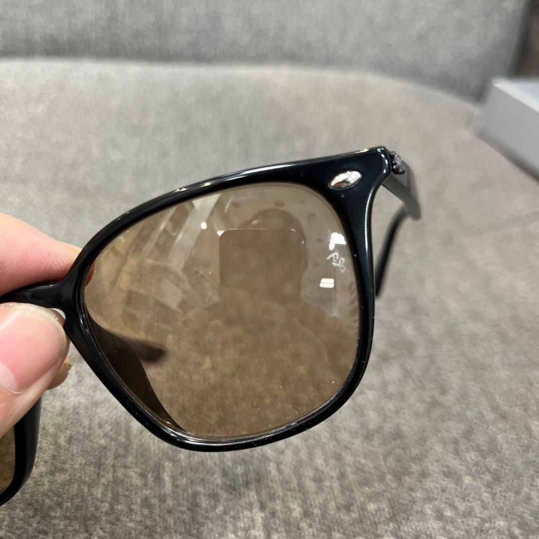 即横浜発！正規RayBanレイバン RB4258F601/93 アジアンフィット