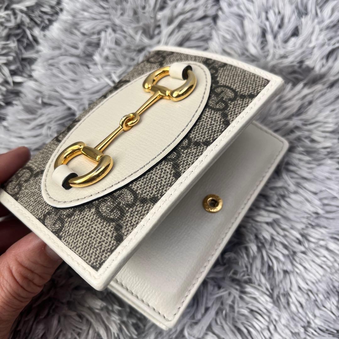 良品✨GUCCI GGスプリーム　ホワイト　折り財布　 ホースビット　レディース