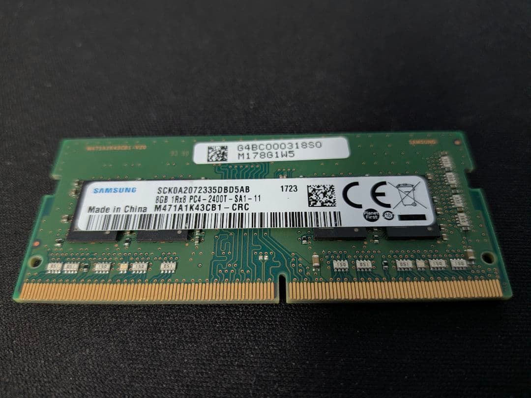 Samsung 8GB DDR4メモリー 2400MHz　2枚