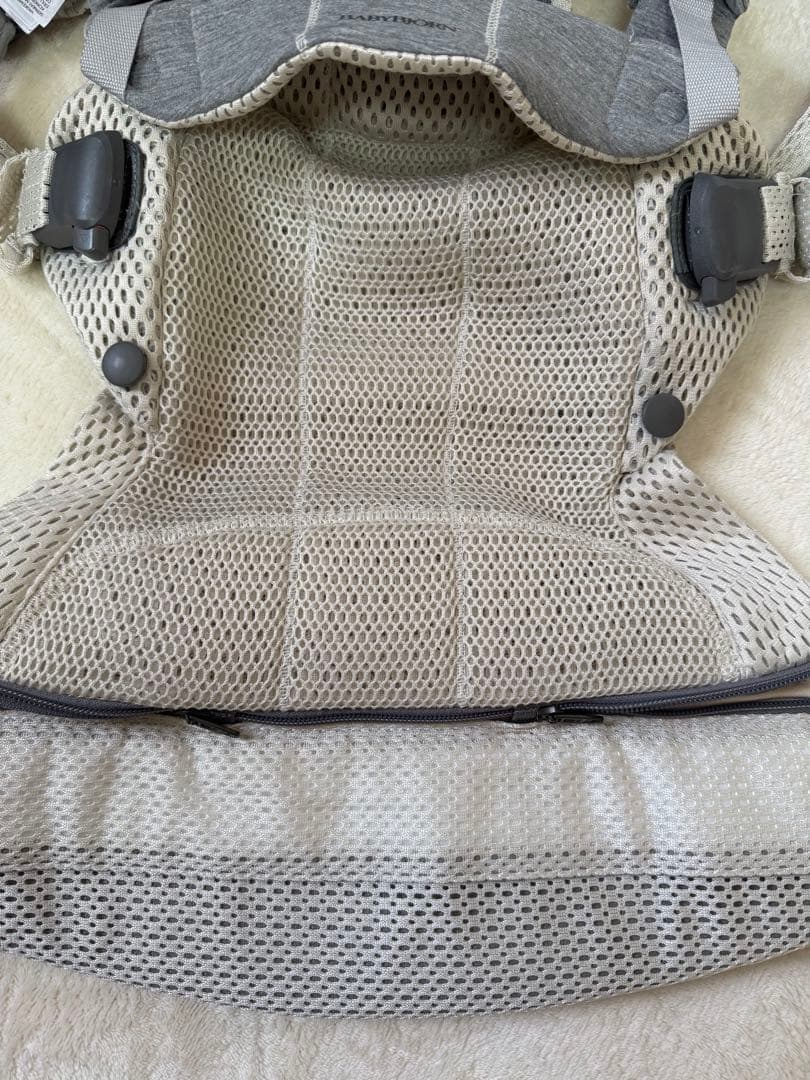 ★美品★BabyBjörn HARMONY クリーム