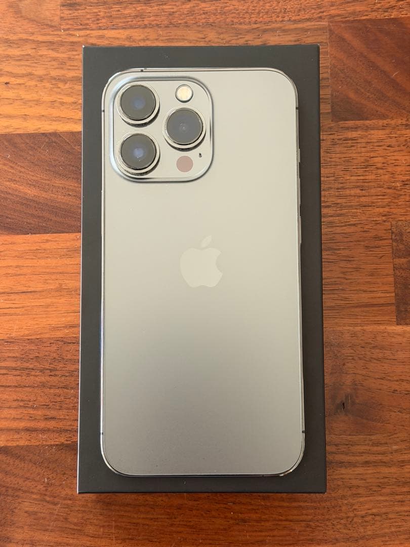 iPhone 13 Pro 本体(新品ケーブル付き)