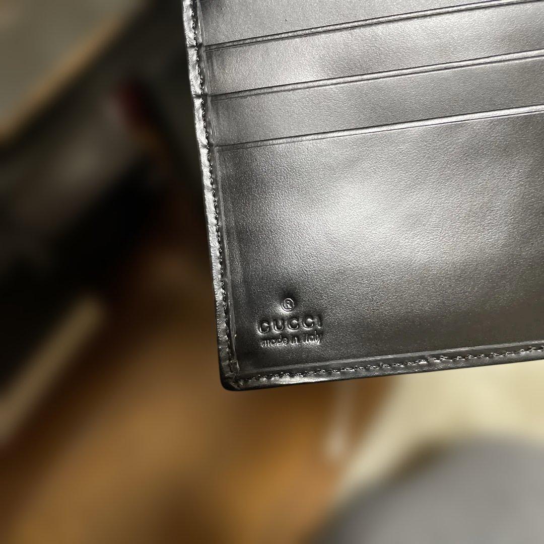 GUCCI ブラック GGパターン 二つ折り財布