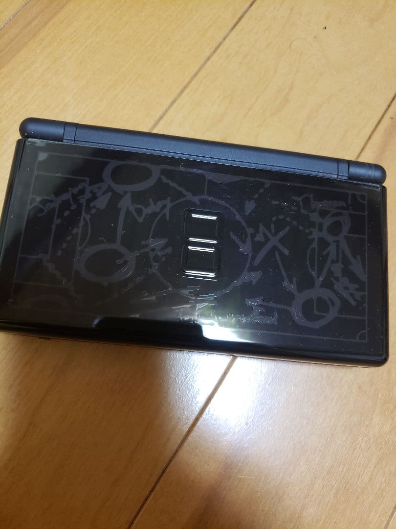 ニンテンドーDSi DSライトウイイレ限定品　ワンセグチューナー　ソフト10本