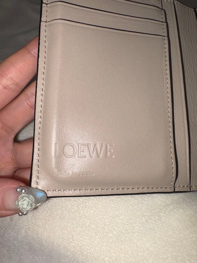 LOEWE 二つ折り財布 ビビッドオレンジ