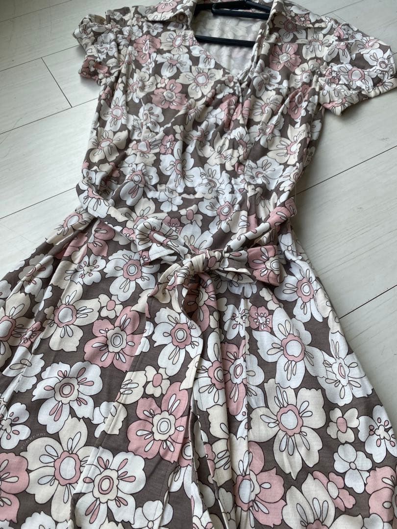 美品 バーバリーロンドン 花柄ワンピース 38 定価5.8万