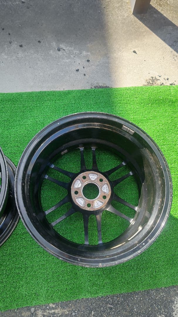 エンケイ RP-F1 18インチ 9J インセット35 PCD114.3