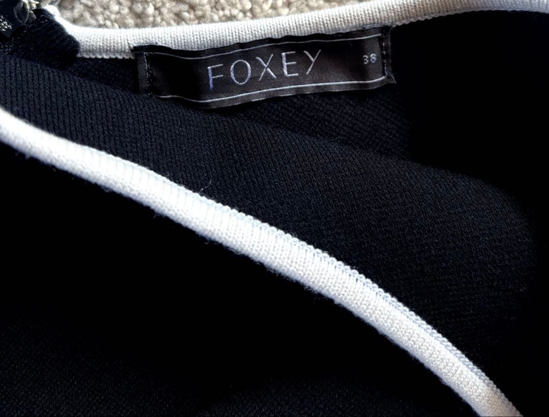 ◆Foxey フォクシー　ニットドレス 膝丈ワンピース　ノースリーブ ブラック