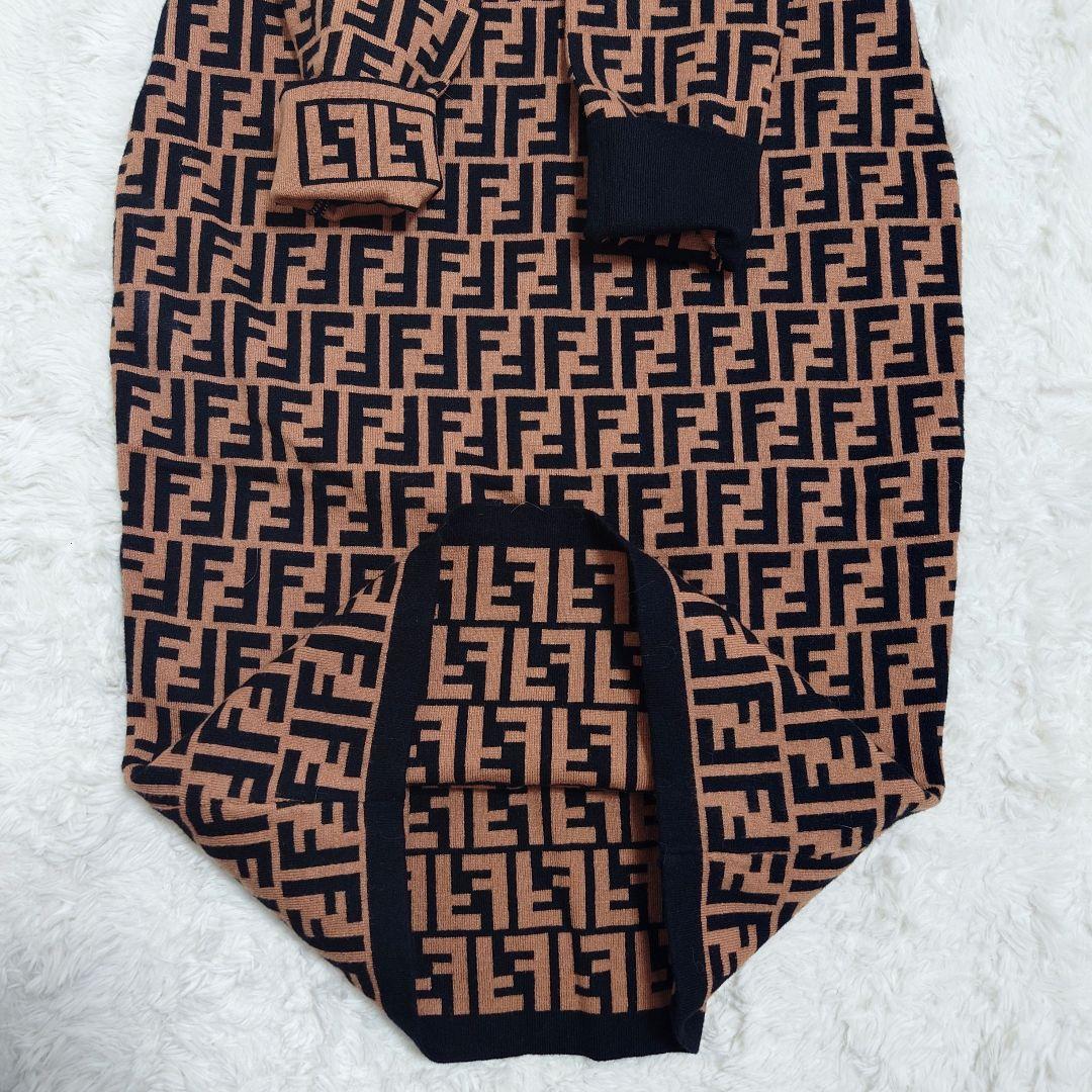 FENDI フェンディ　ニットワンピース　ズッカ柄総柄　イタリア製　Sサイズ