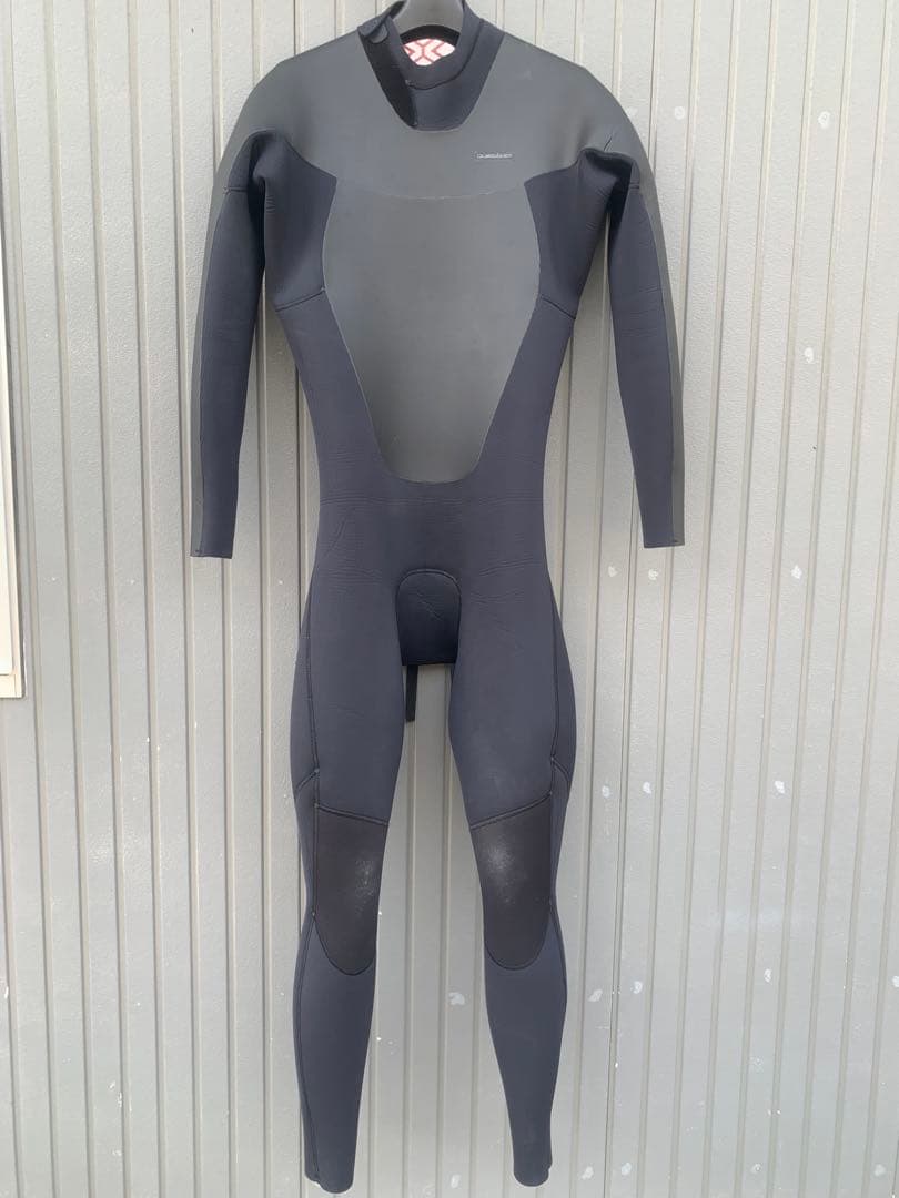 クイックシルバー　メンズ　XL 少し破れありの為格安です！
