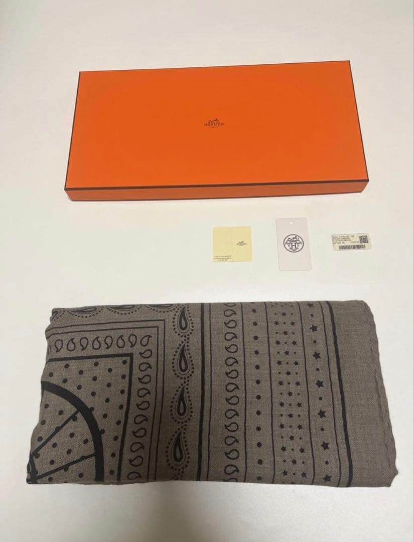 「鑑定済」中古　HERMES カレジェアンカシシル 140 スプリングバンダナ