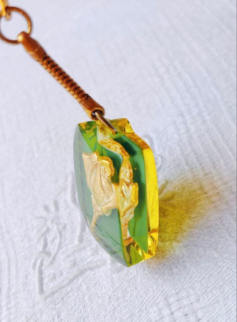 レア　フレンチキーホルダー　 1960s ヴィンテージ　バラ　花　繊細　レリーフ