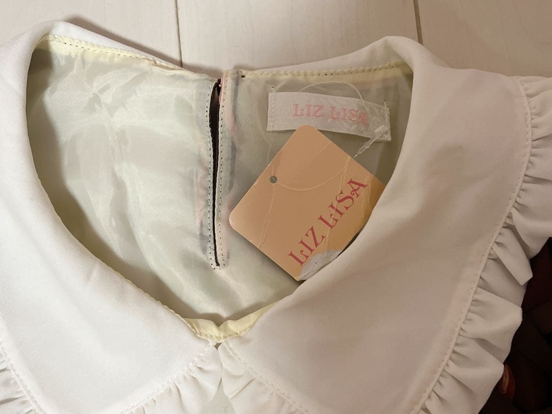 LIZLISA 紙タグ付き新品未使用スイーツ柄ブラウン 半袖ワンピース 即完売