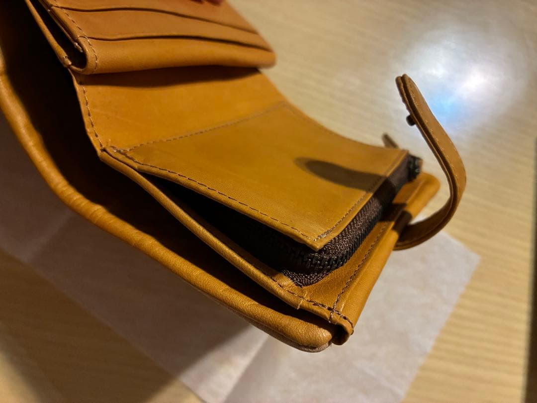 HIRAMEKI アートレザー 二つ折り財布 本革 レディース 美品 箱付き
