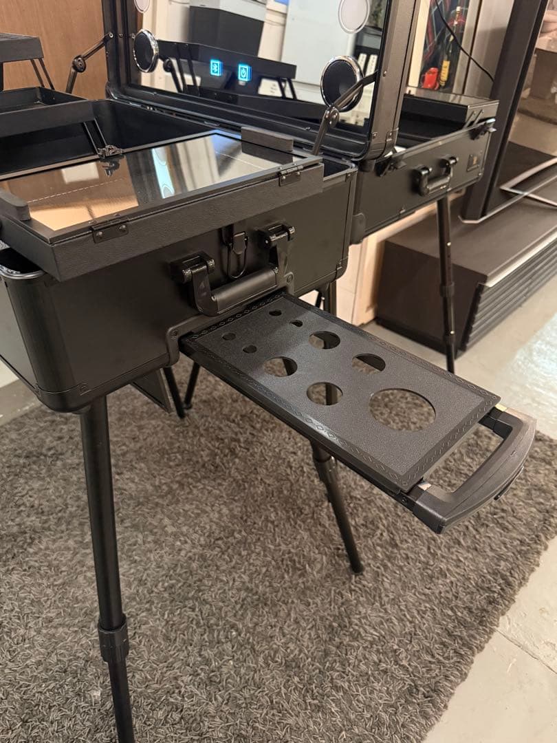 プロ用メイクボックス　ドレッサー　スーツケース　スピーカー付