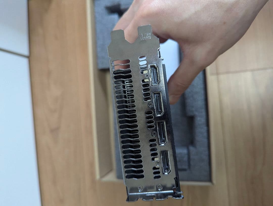 グラフィックボード・グラボ・ビデオカード Sapphire Radeon RX Vega 64 8GB HBM2