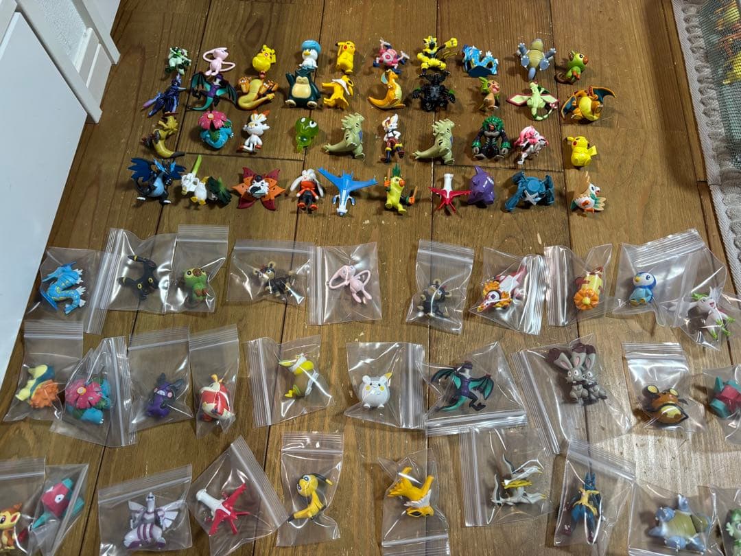 モンコレ　まとめ売り　箱いっぱい　100体以上