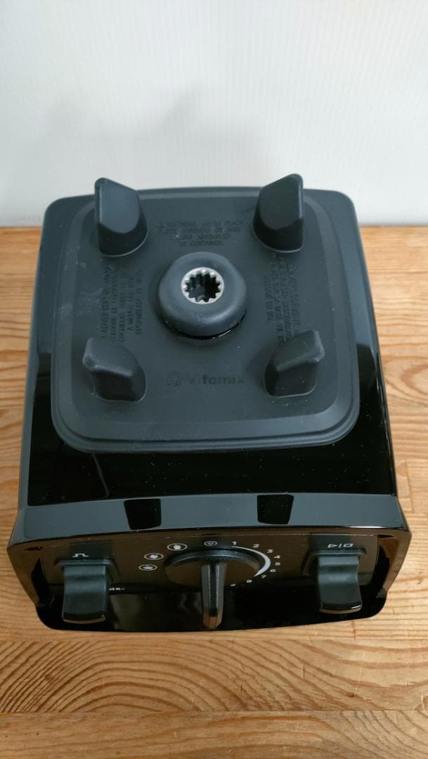 【目立った傷や汚れなし】バイタミックス E520　保証書あり　1648
