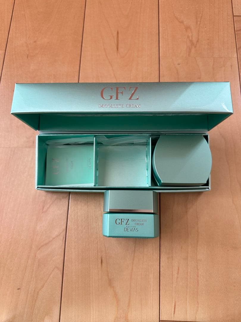 ドクターデヴィアス　デコルテクリーム GFZ 30g×3個＋2個