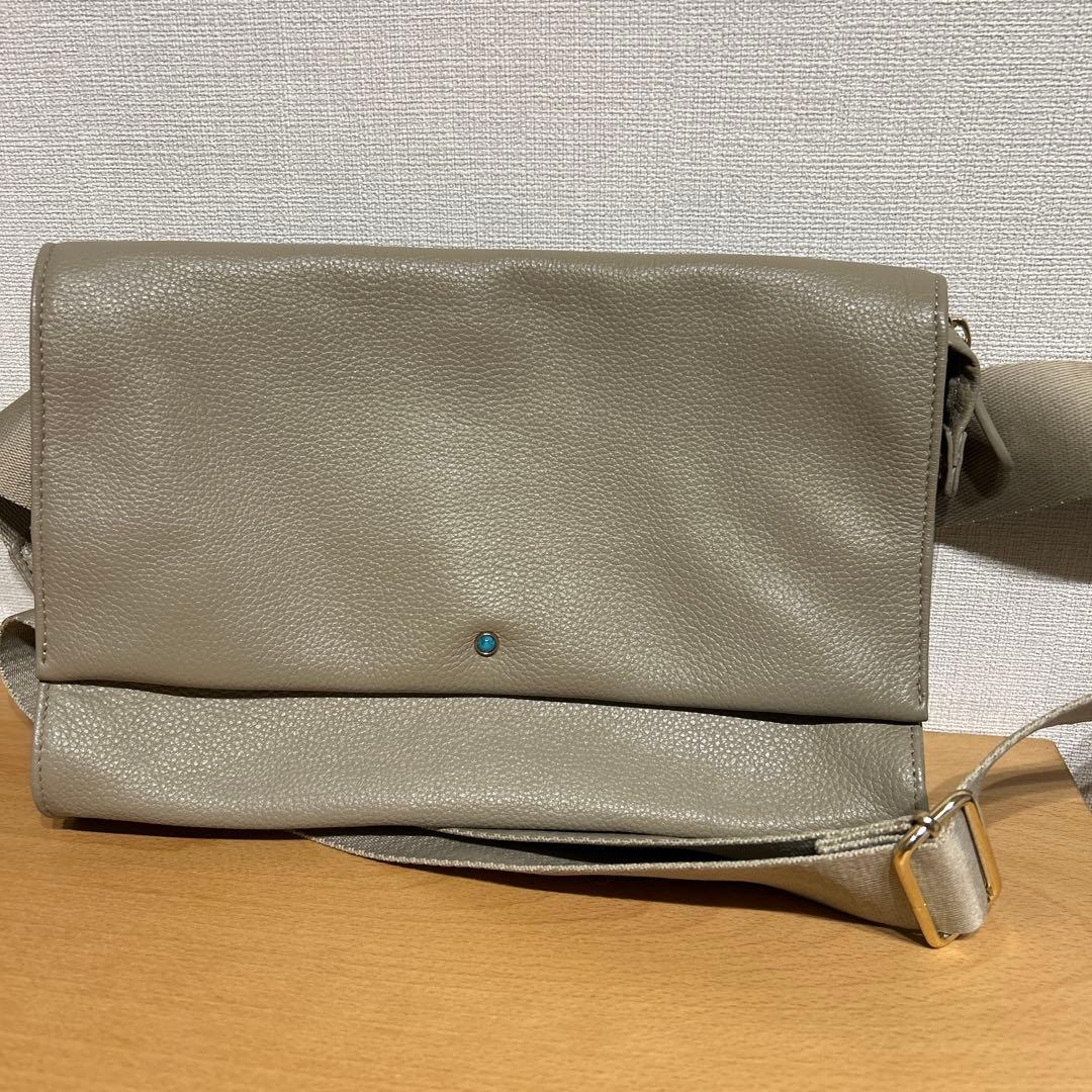 【美品】イアパピヨネ ワイドテープ ショルダーバッグ ボディバッグ ターコイズ