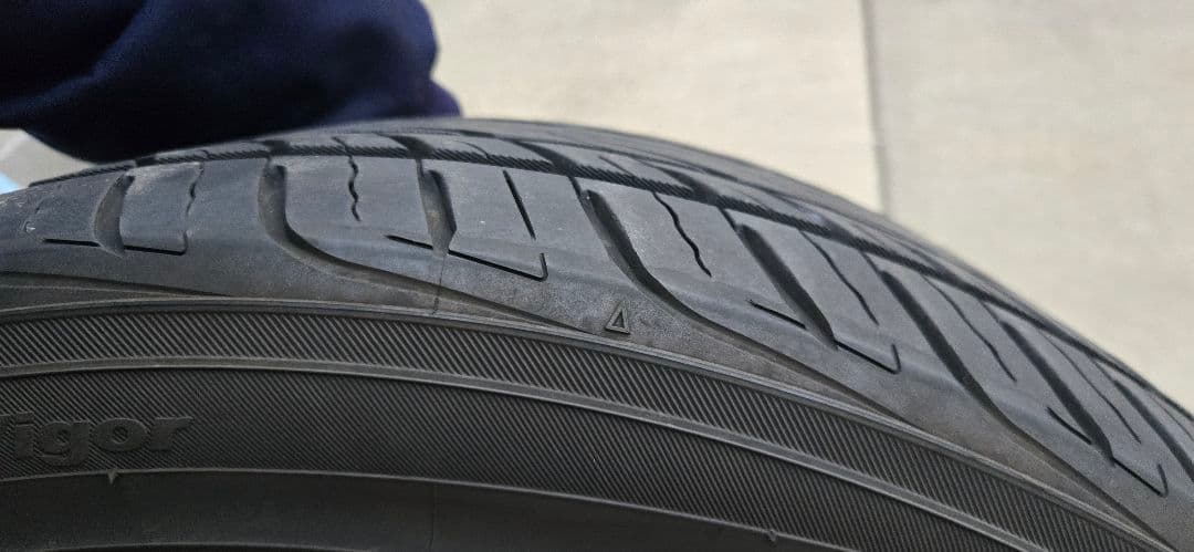 YOKOHAMA245/40/R20 4本セット24年製 バリ山2個口送料込み①