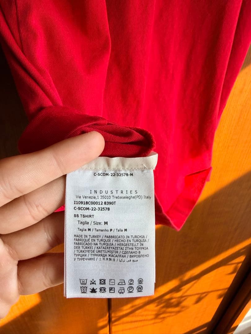 MONCLER 赤 Tシャツ ロゴ刺繍
