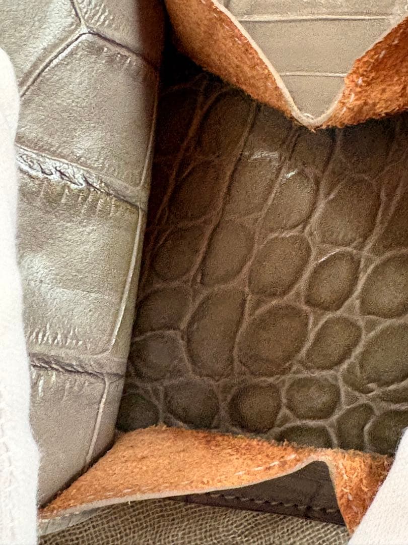 IL BISONTE イルビゾンテ　二つ折り財布 クロコエンボスドレザー
