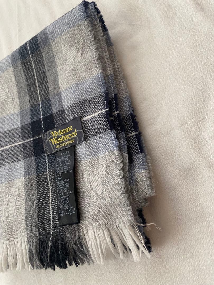 美品ヴィヴィアン Vivienne Westwood 　 オーブロゴ入りマフラー
