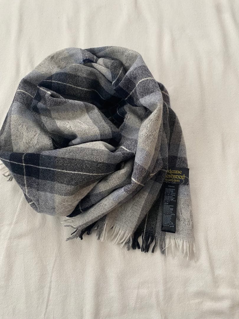 美品ヴィヴィアン Vivienne Westwood 　 オーブロゴ入りマフラー