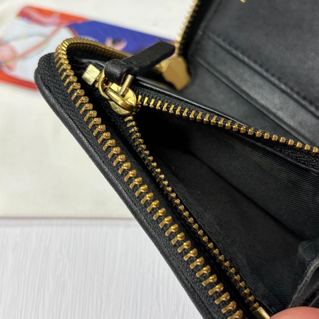 新品同様‼️ トリーバーチ　TORYBURCH 財布　折り財布　キルティング