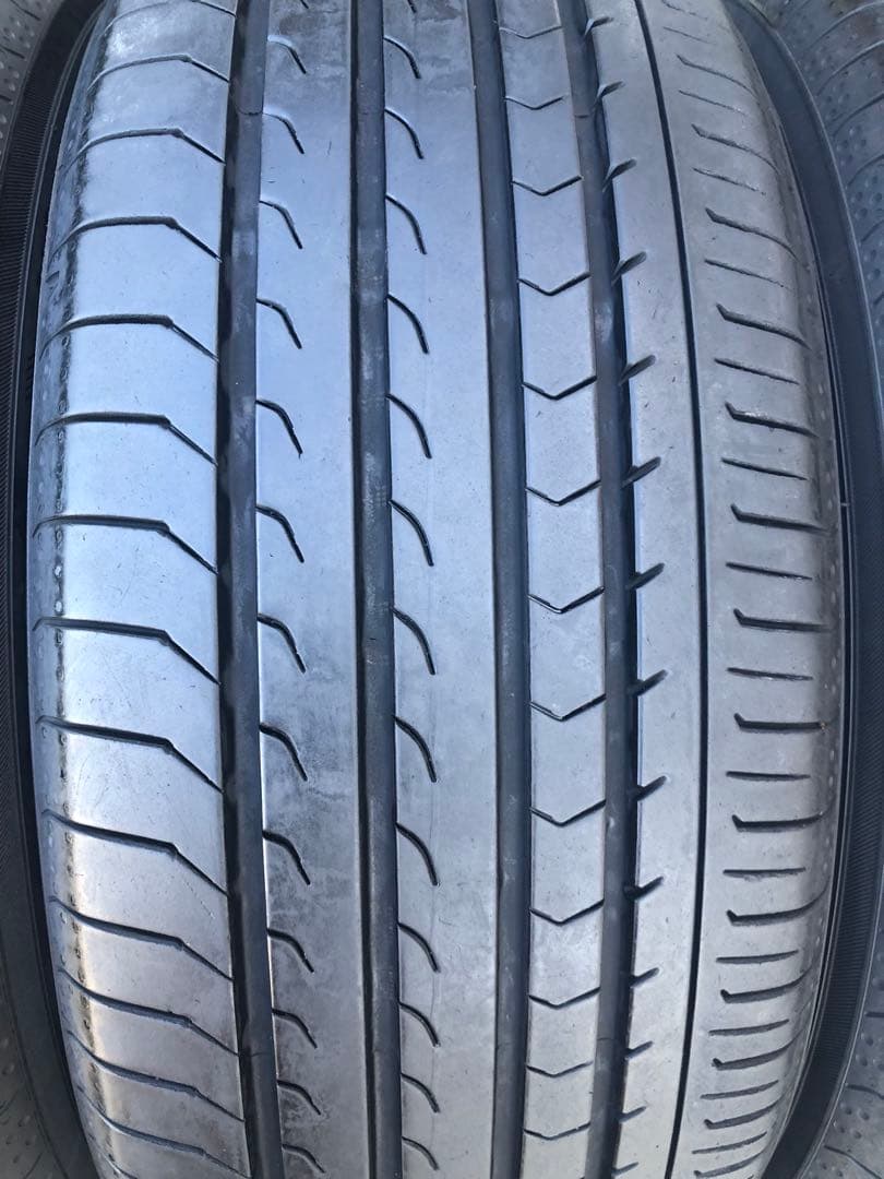 215/55 R17 YOKOHAMA BluEarth RV03ラジアルタイヤ
