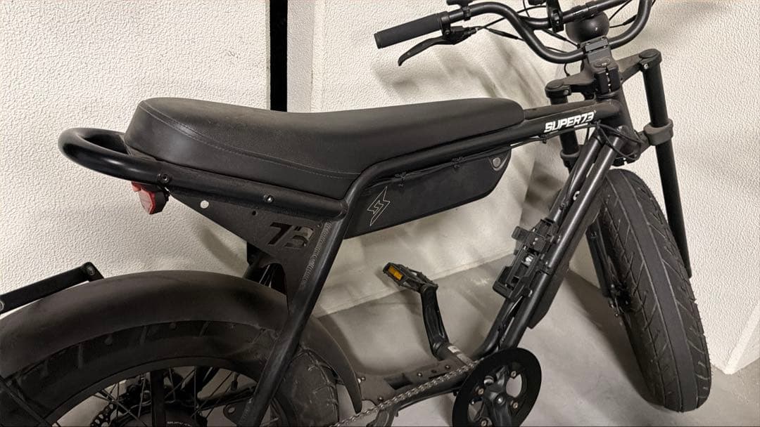 鶴*ん様 引越のためオークション　SUPER73 zx ブラック