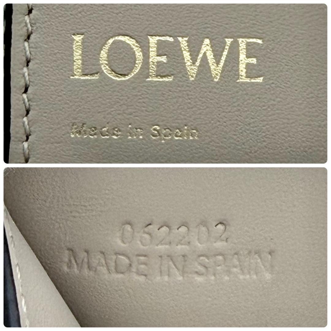 美品 LOEWE ロエベ リピートアナグラム スモール バーティカルウォレット
