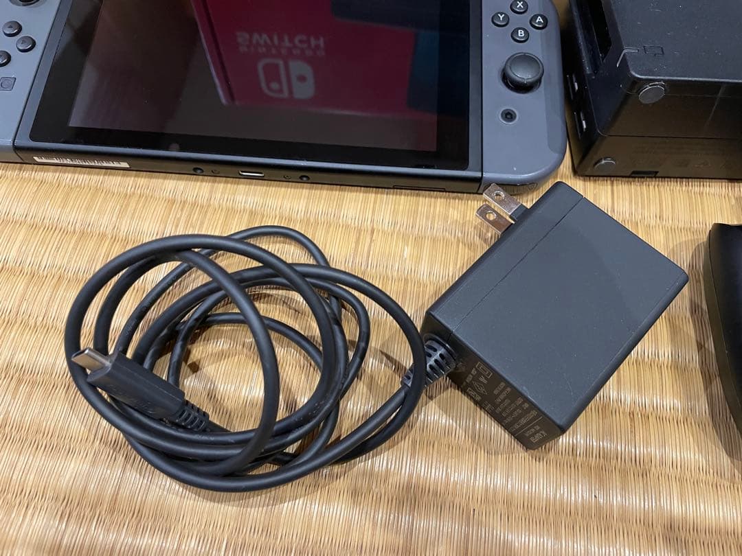 Nintendo Switch 本体 ブラック 充電器付き