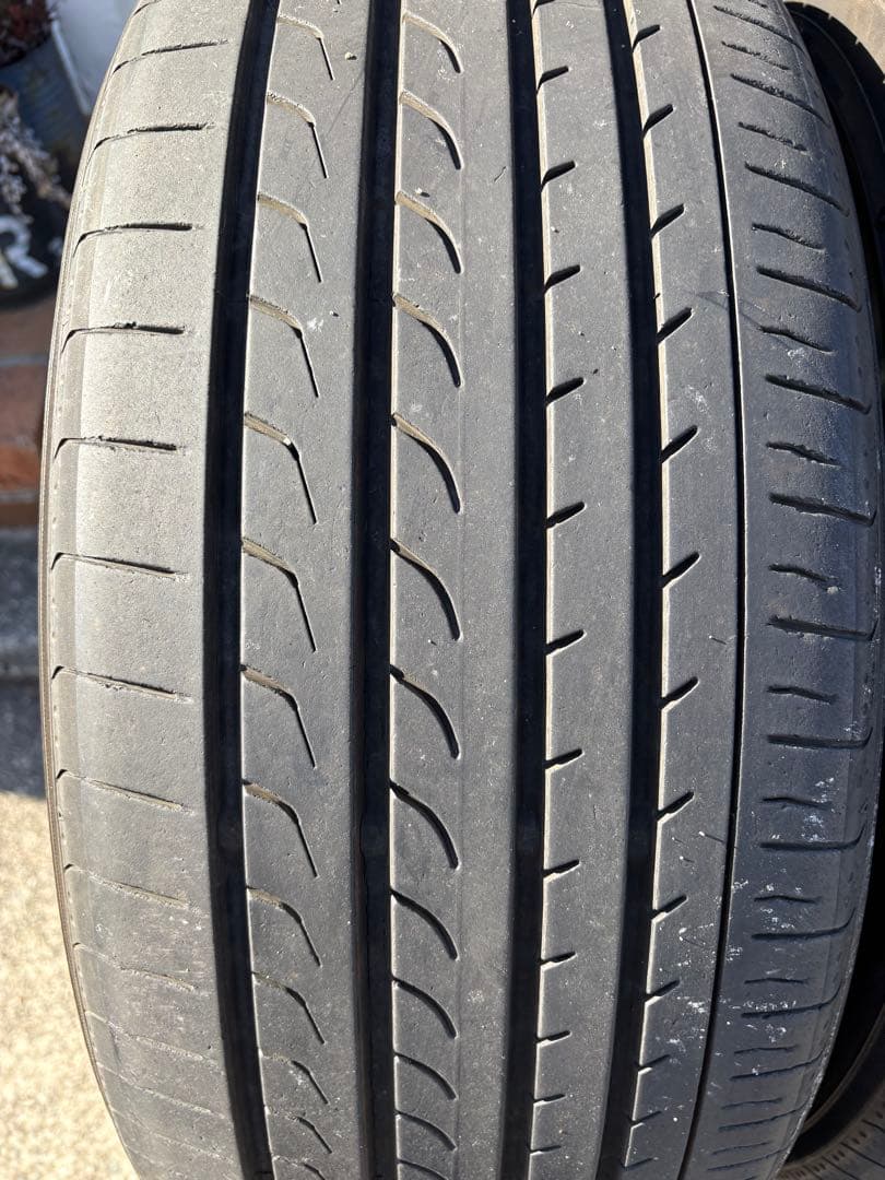 ヨコハマタイヤ　ブルーアースRV-02 245/40R20 中古4本セット