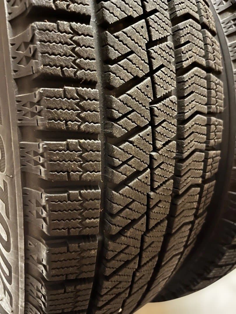 ブリヂストンスタッドレス185/70R14 バリ山　2021年製　2本セット！