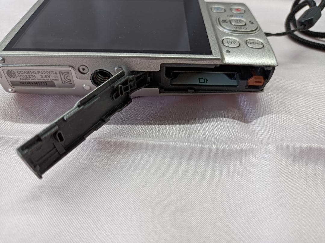 都《XEMXL》Canon IXY 650　シルバー デジタルカメラ