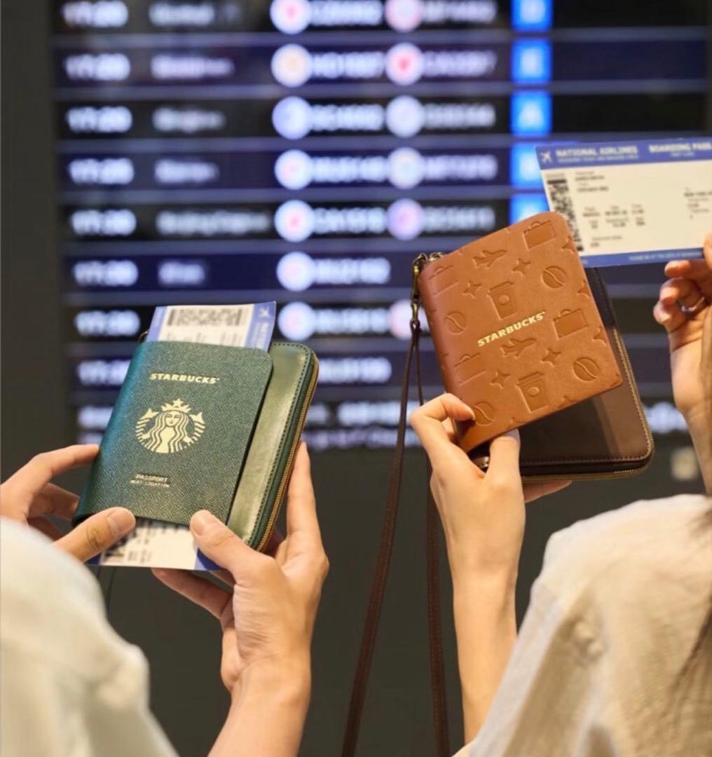 スターバックス パスポートケース ブラウン系／航空券収納・ネックストラップ付き