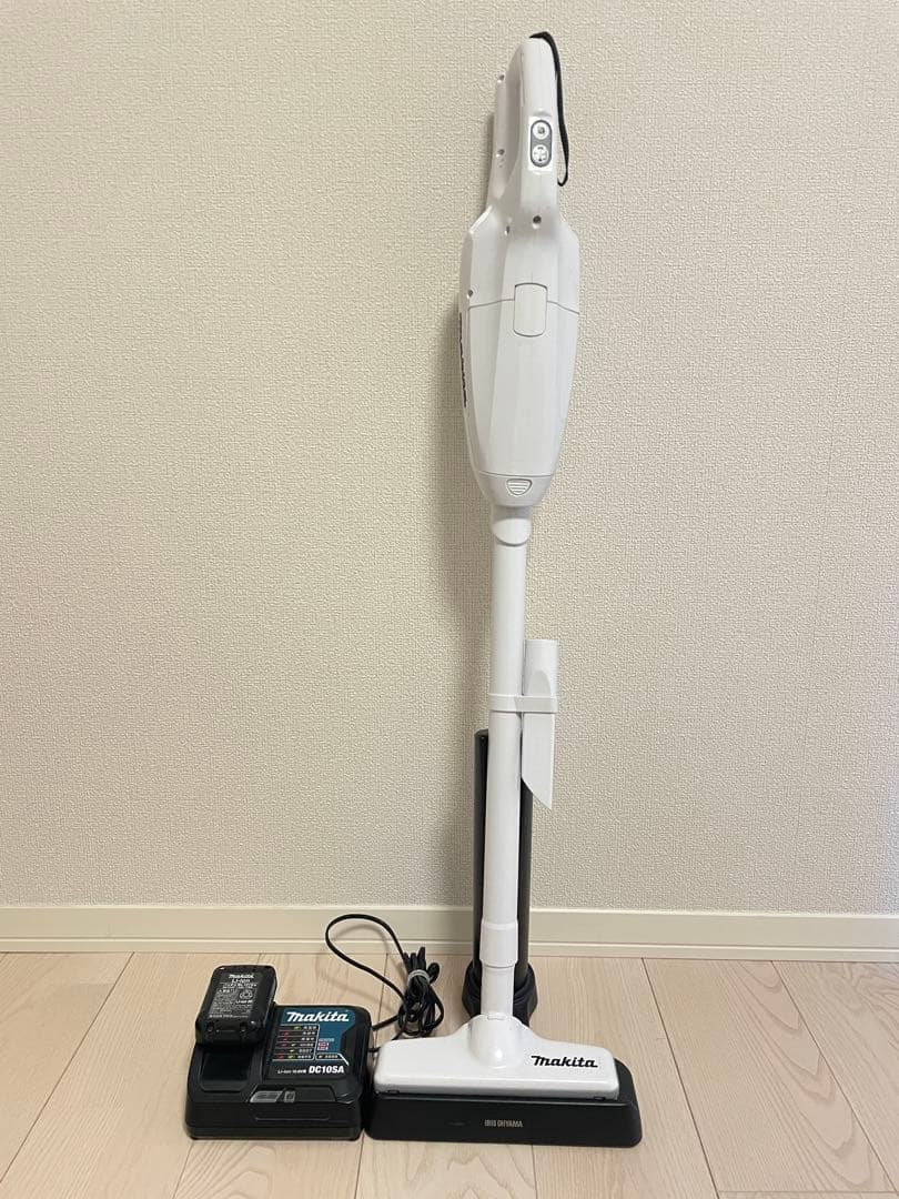 MAKITA マキタ 充電式クリーナー10.8V 紙パック式CL107FD