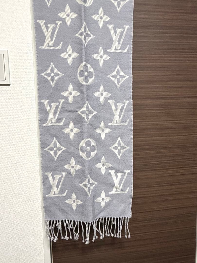 【LOUIS VUITTON】マフラー・LV エセンシャル