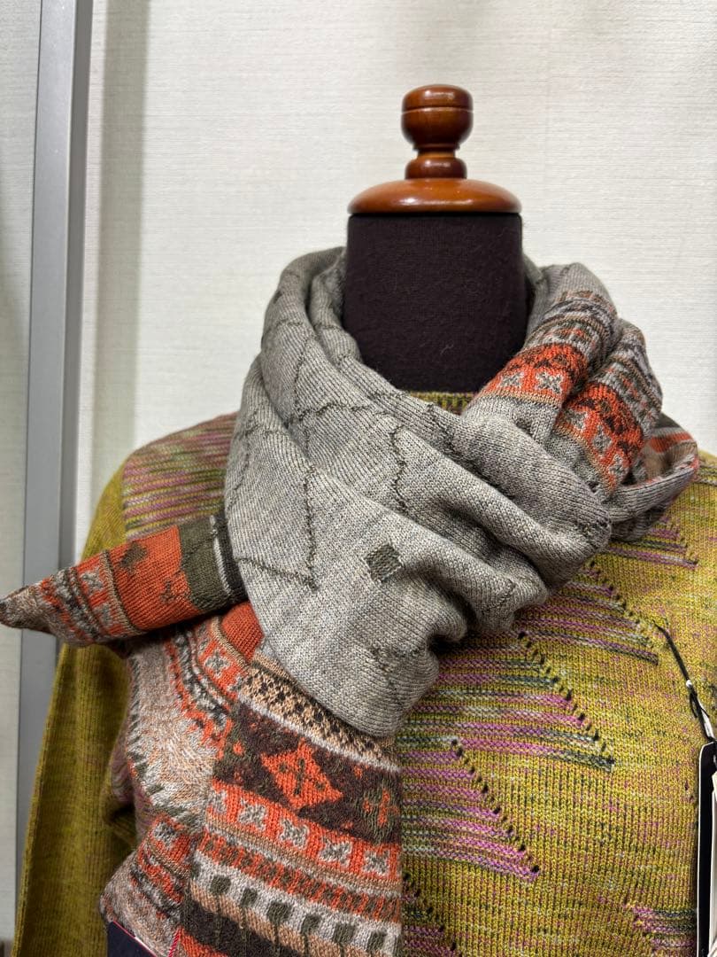☆新品☆ 定価¥23,100 FUGA FUGA リバーシブルマフラー