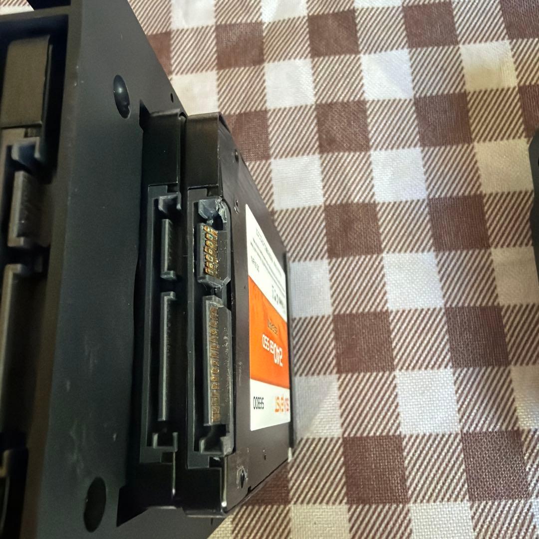 OSAKA. 専用。SUFAST 256GB SE800 SSD 2.5インチ