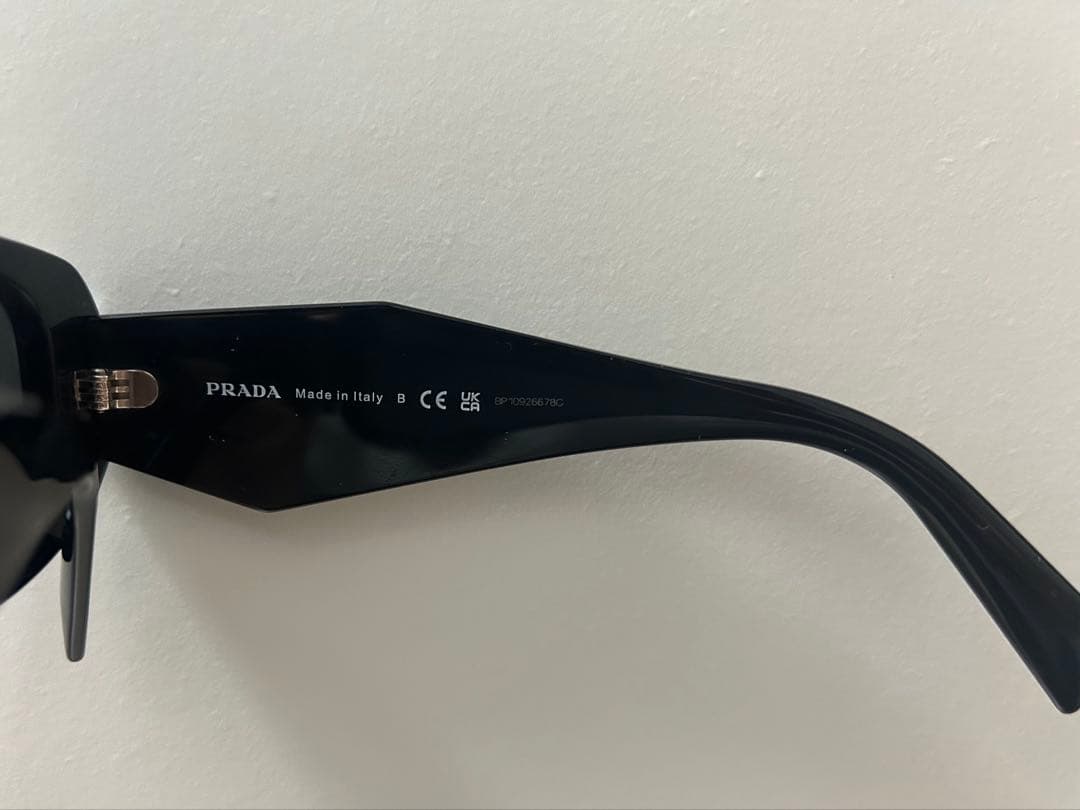 PRADA シンボル　サングラス